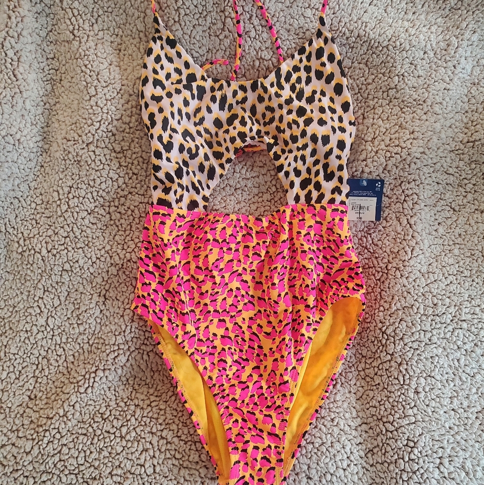 One peice leopard print swim suit